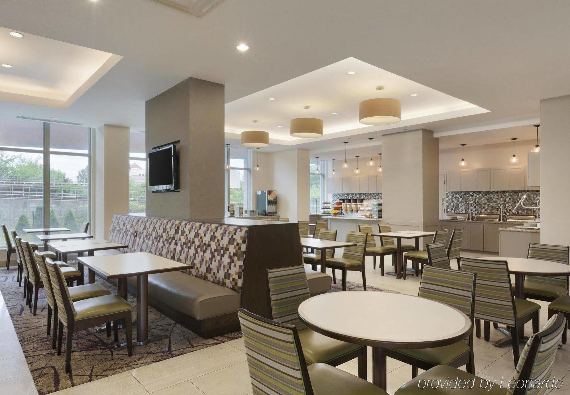Residence Inn Alexandria Old Town South At Carlyle Restaurant photo